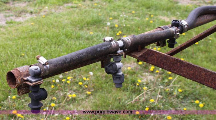 image for item 6214 1992 Melroe 220 spray coupe