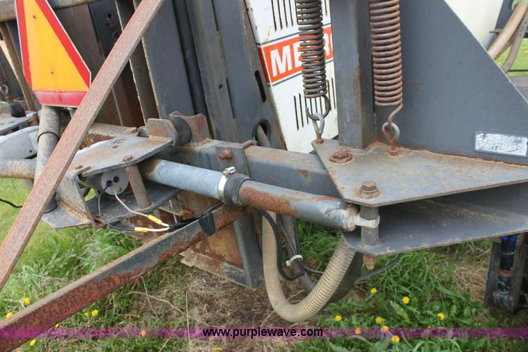 image for item 6214 1992 Melroe 220 spray coupe