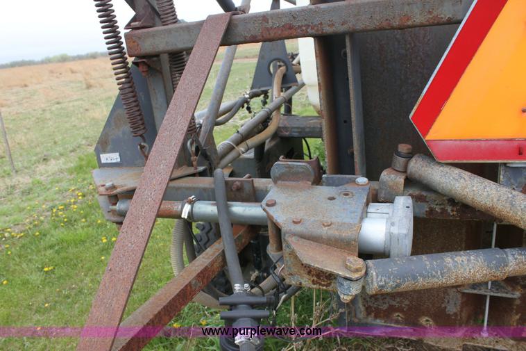 image for item 6214 1992 Melroe 220 spray coupe