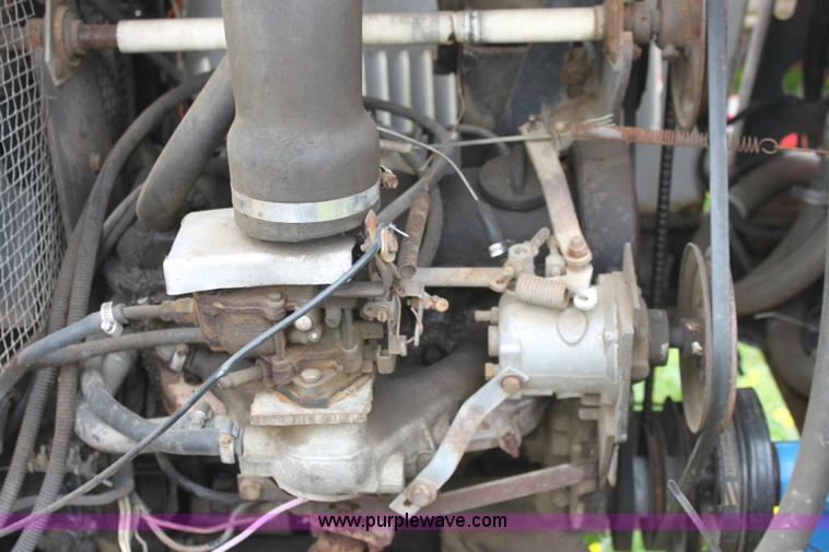 image for item 6214 1992 Melroe 220 spray coupe