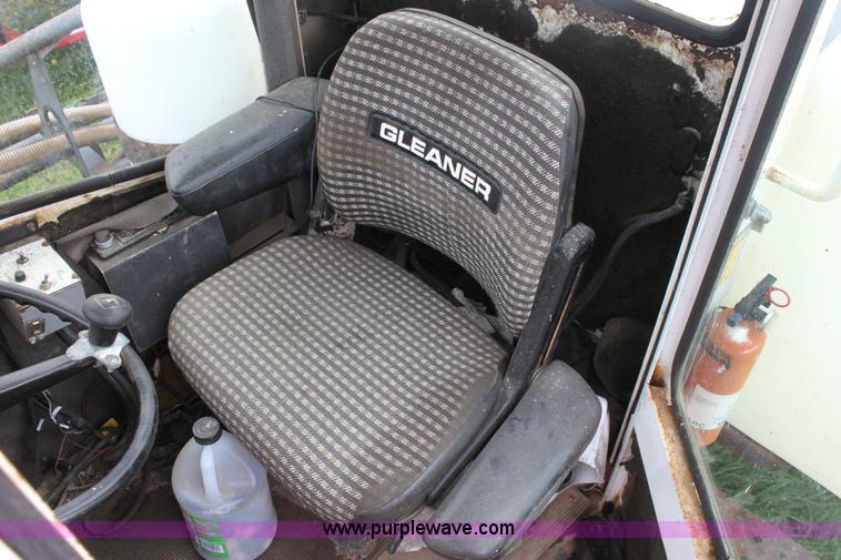 image for item 6214 1992 Melroe 220 spray coupe