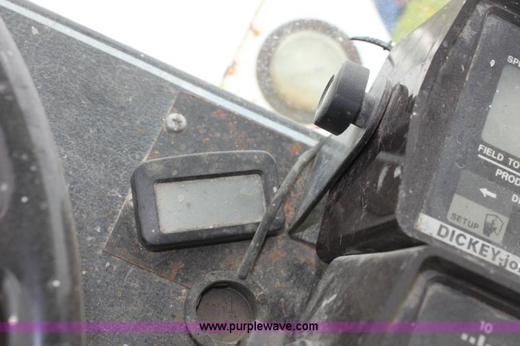 image for item 6214 1992 Melroe 220 spray coupe