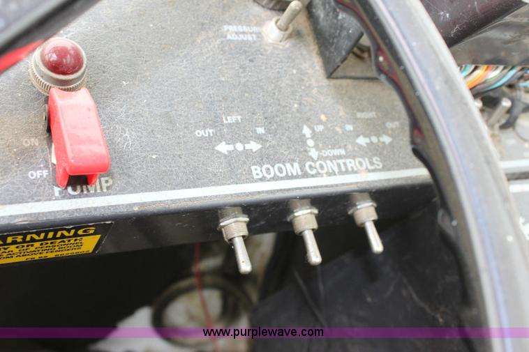 image for item 6214 1992 Melroe 220 spray coupe