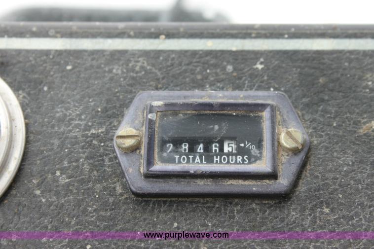 image for item 6214 1992 Melroe 220 spray coupe