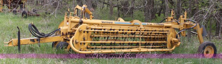 image for item 6215 Vermeer R-23 twin rake