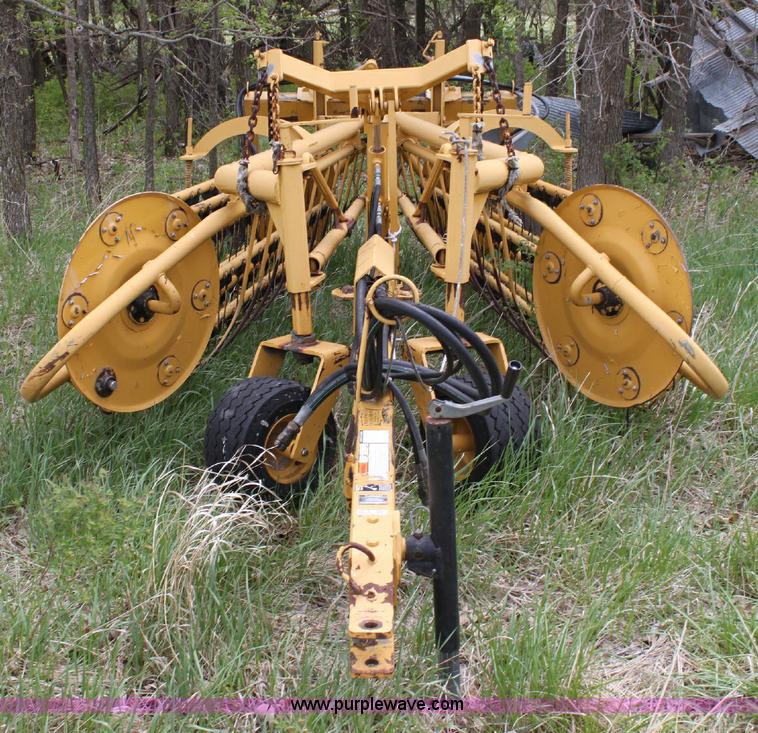 image for item 6215 Vermeer R-23 twin rake
