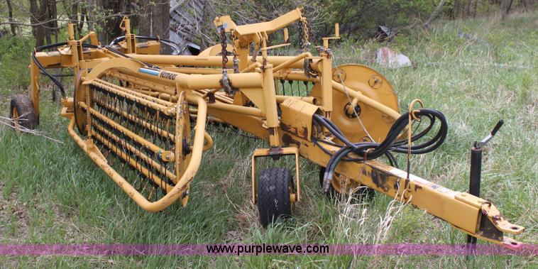 image for item 6215 Vermeer R-23 twin rake