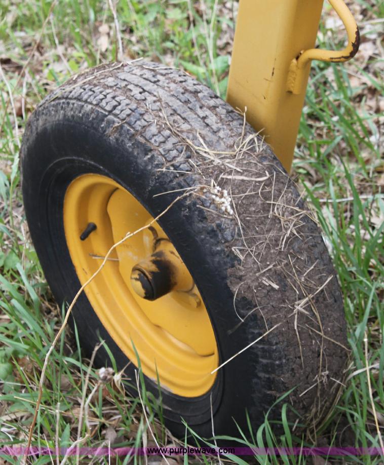 image for item 6215 Vermeer R-23 twin rake