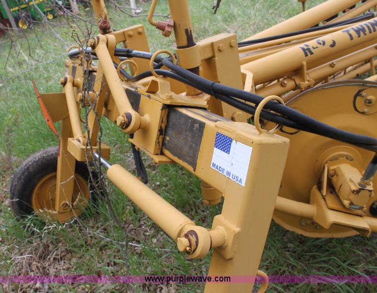 image for item 6215 Vermeer R-23 twin rake