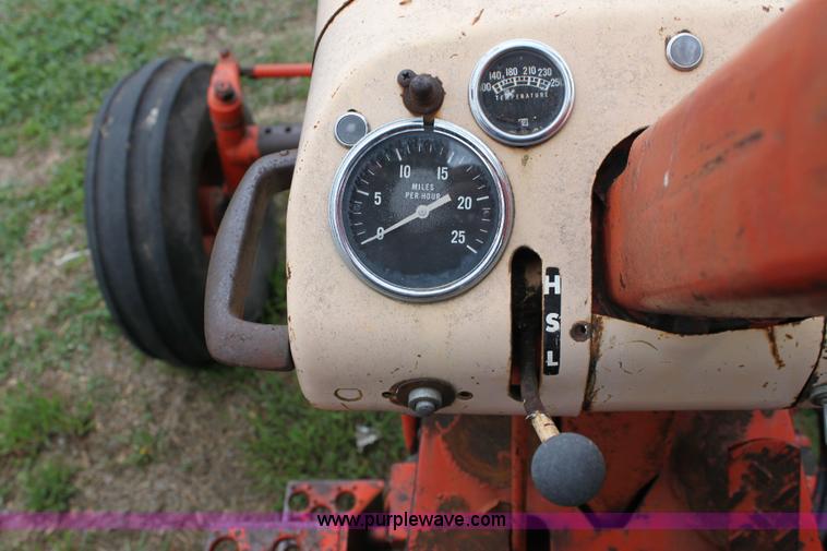 image for item 6218 Case 1030 Comfort King tractor