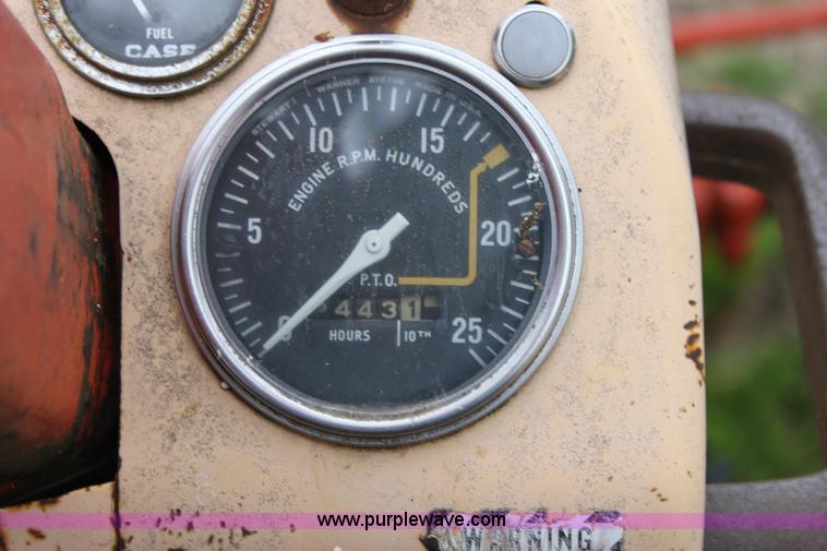 image for item 6218 Case 1030 Comfort King tractor