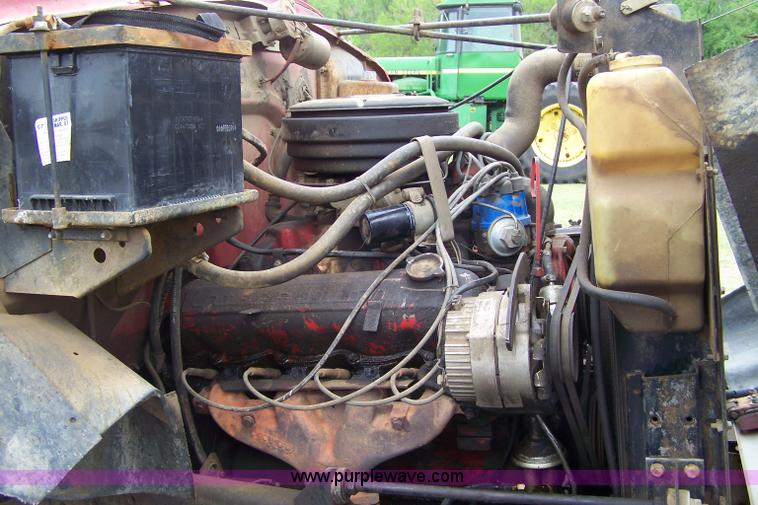 image for item 7289 1973 International Lonestar 1700 grain truck