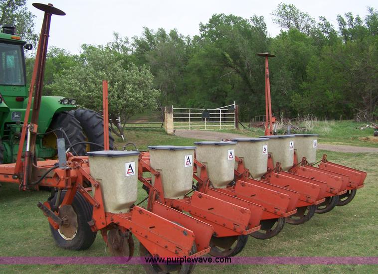 image for item 7290 Allis Chalmers 333 six row planter