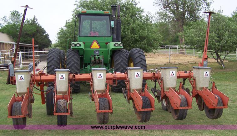 image for item 7290 Allis Chalmers 333 six row planter