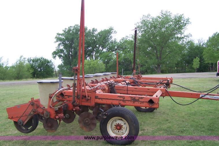 image for item 7290 Allis Chalmers 333 six row planter