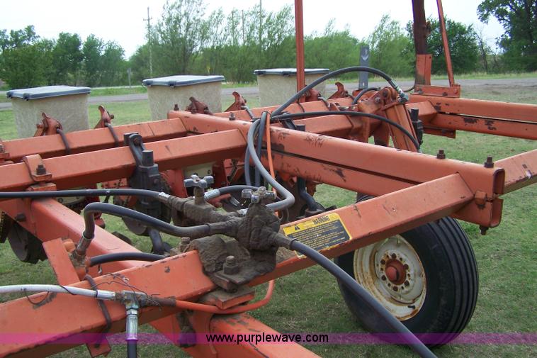 image for item 7290 Allis Chalmers 333 six row planter