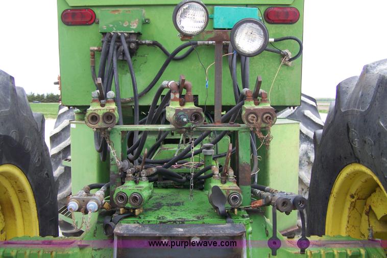 image for item 7413 1971 John Deere 7020 4WD tractor