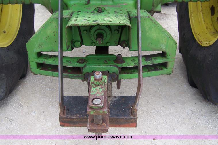 image for item 7413 1971 John Deere 7020 4WD tractor