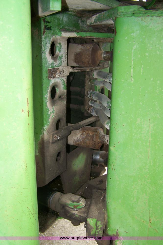 image for item 7413 1971 John Deere 7020 4WD tractor