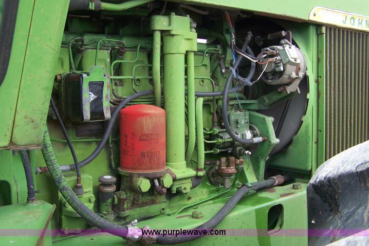 image for item 7413 1971 John Deere 7020 4WD tractor