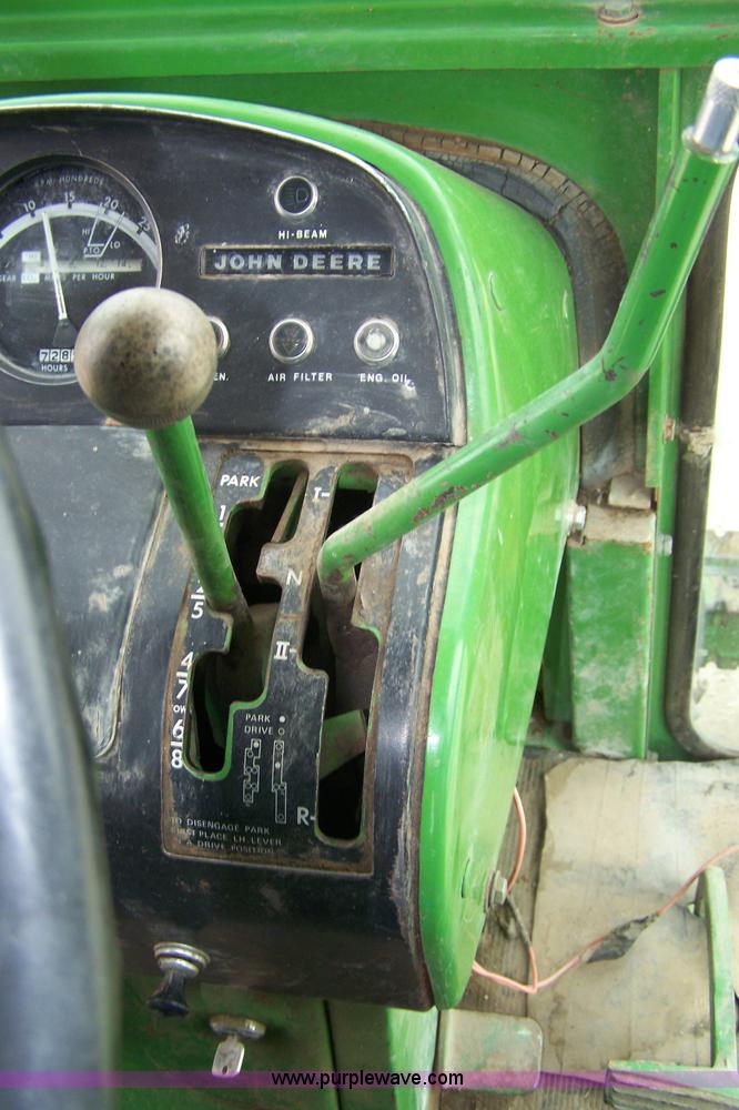 image for item 7413 1971 John Deere 7020 4WD tractor