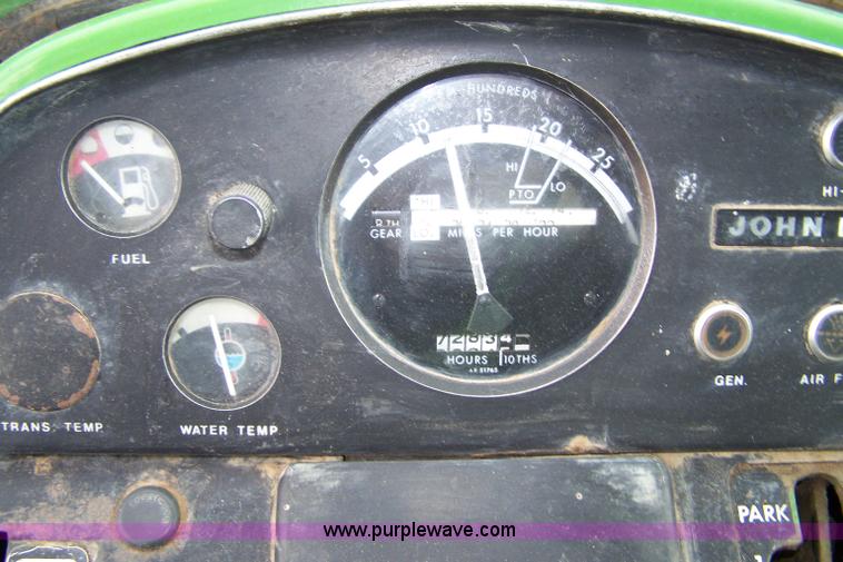 image for item 7413 1971 John Deere 7020 4WD tractor