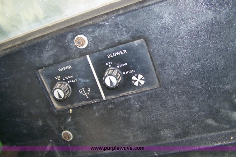 image for item 7413 1971 John Deere 7020 4WD tractor