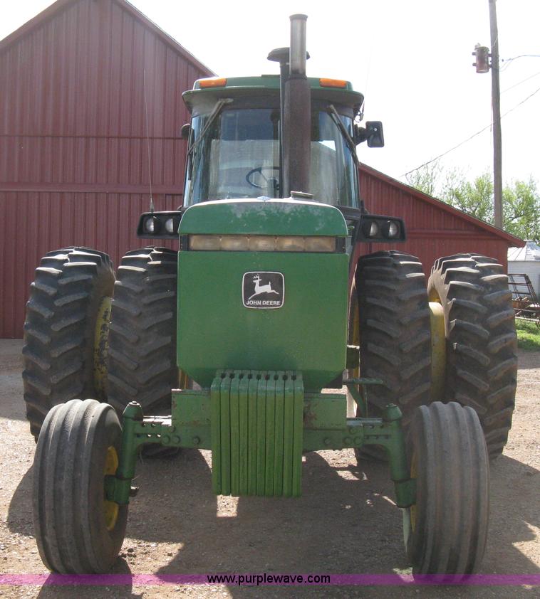image for item 8058 1984 John Deere 4650 tractor