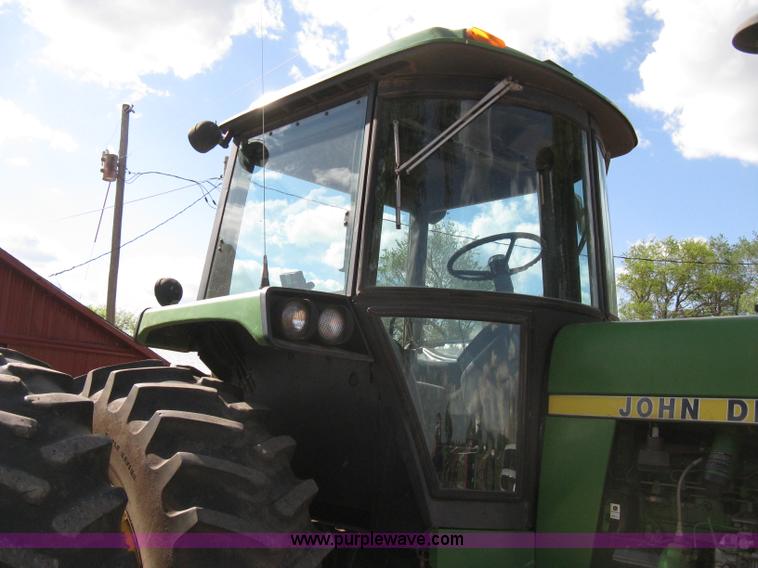 image for item 8058 1984 John Deere 4650 tractor