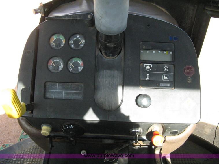 image for item 8058 1984 John Deere 4650 tractor