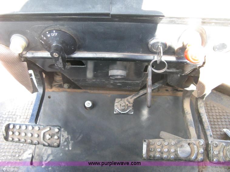 image for item 8058 1984 John Deere 4650 tractor