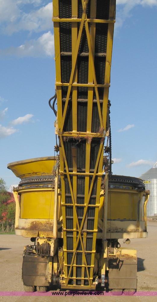 image for item 8059 Forage tub grinder