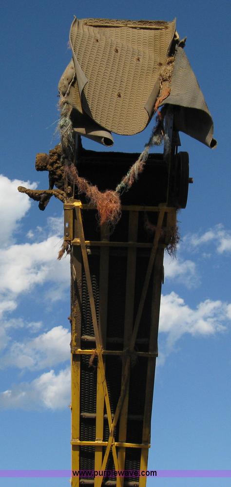 image for item 8059 Forage tub grinder