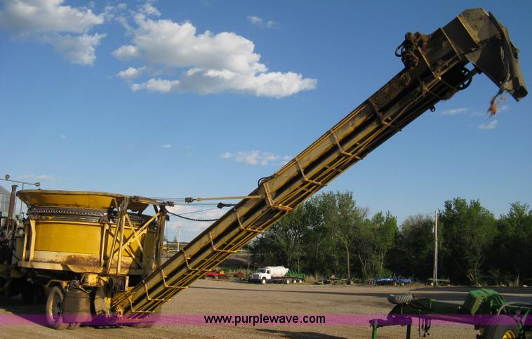 image for item 8059 Forage tub grinder