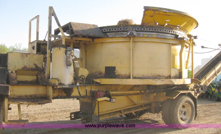image for item 8059 Forage tub grinder