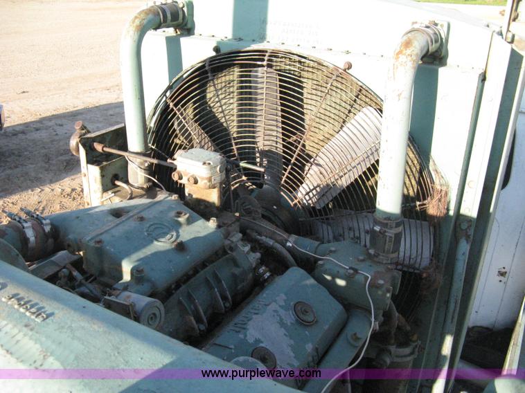 image for item 8059 Forage tub grinder