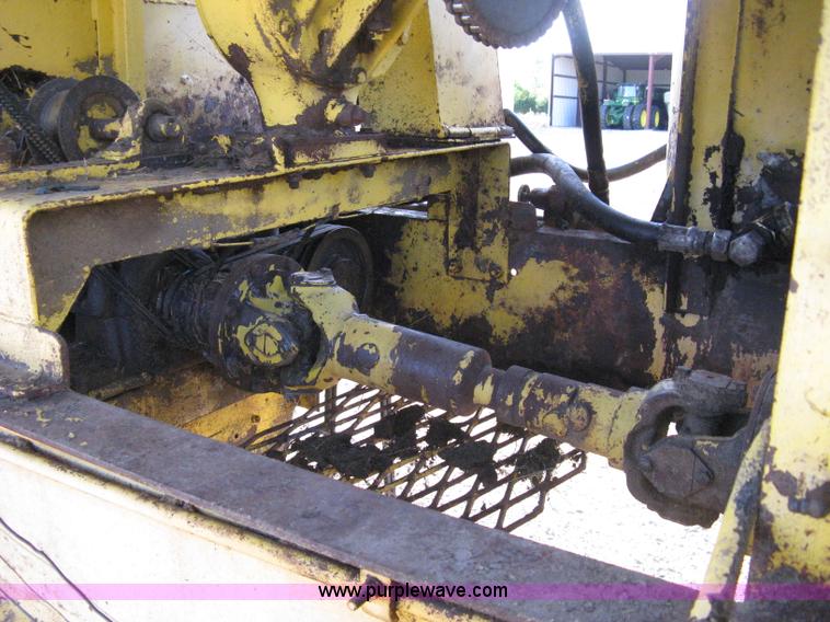 image for item 8059 Forage tub grinder