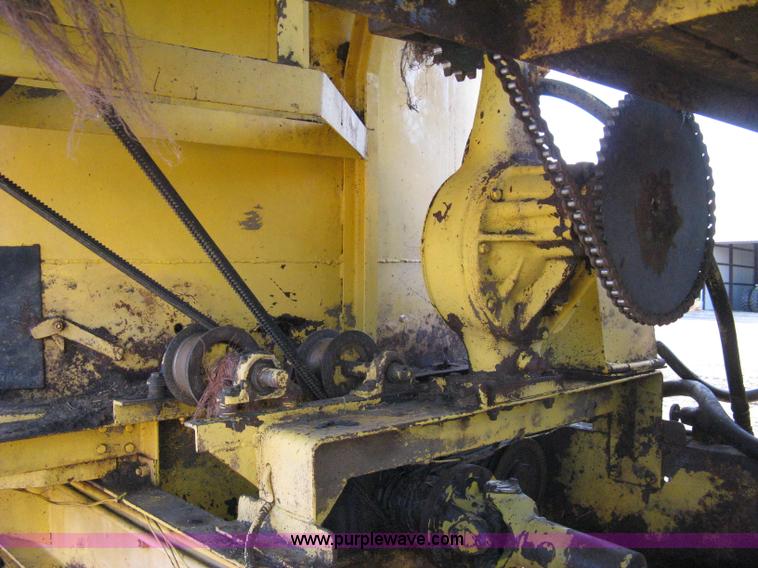 image for item 8059 Forage tub grinder