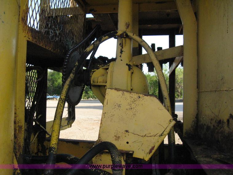 image for item 8059 Forage tub grinder