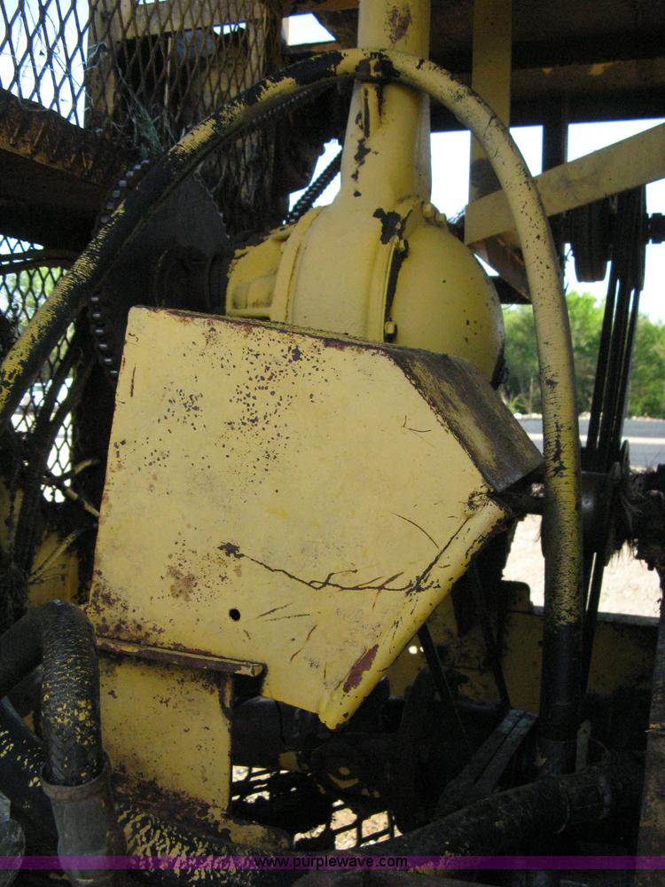 image for item 8059 Forage tub grinder