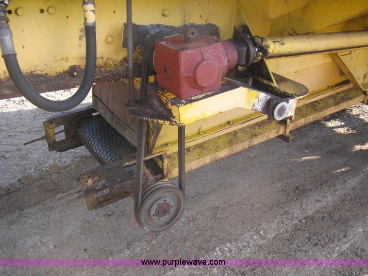 image for item 8059 Forage tub grinder
