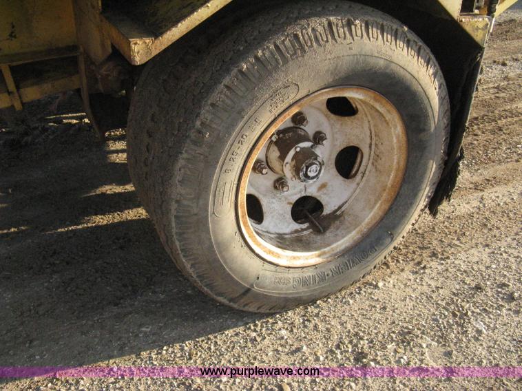 image for item 8059 Forage tub grinder