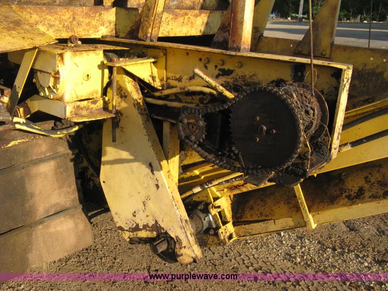 image for item 8059 Forage tub grinder