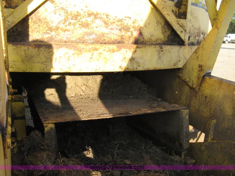 image for item 8059 Forage tub grinder