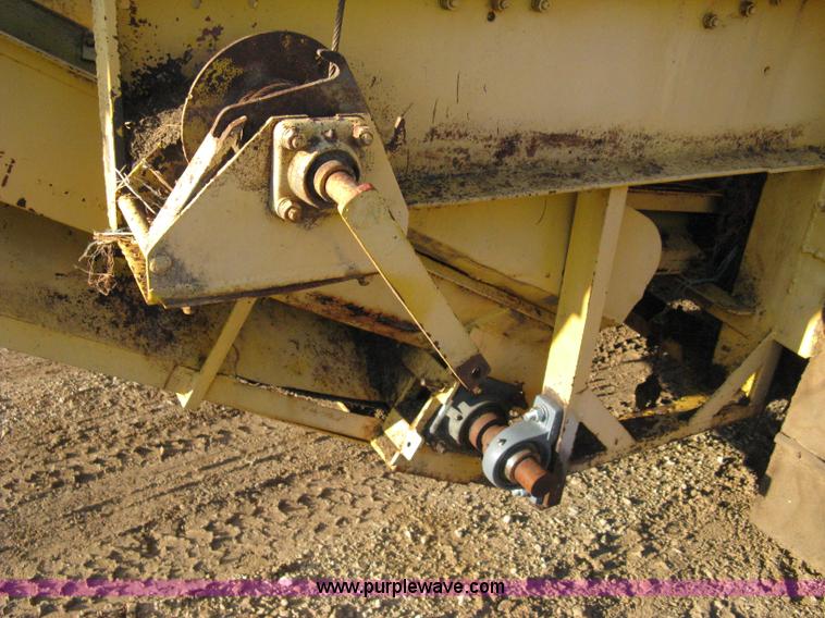 image for item 8059 Forage tub grinder