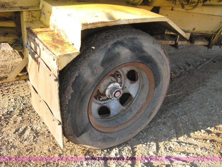 image for item 8059 Forage tub grinder