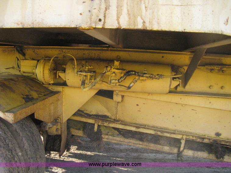 image for item 8059 Forage tub grinder