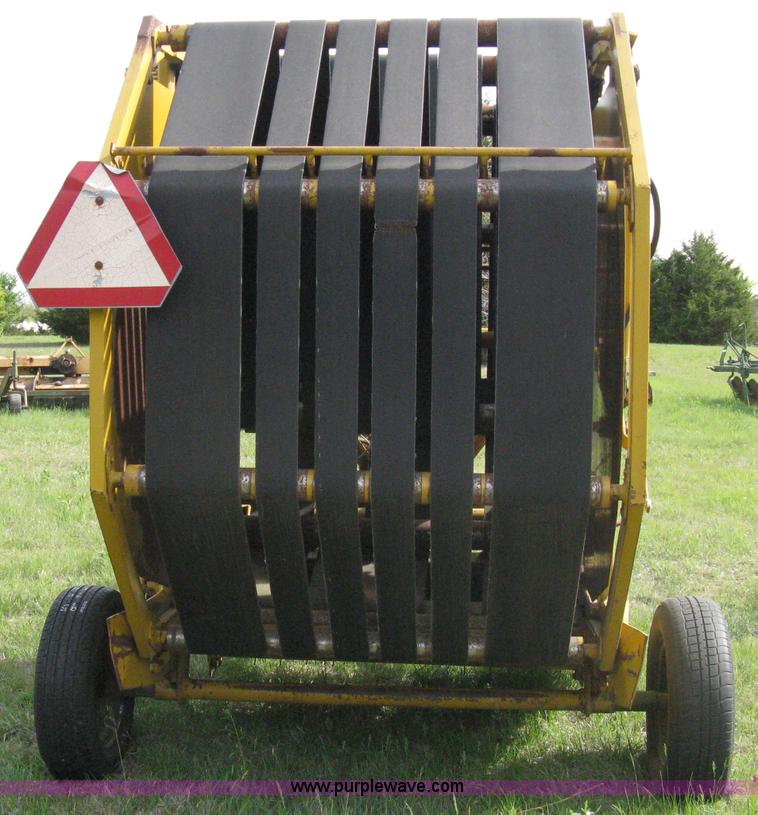 image for item 8072 Vermeer 504C round baler