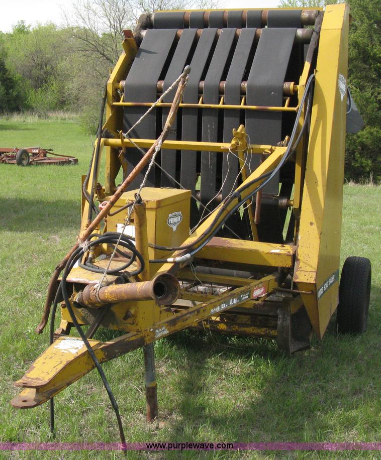 image for item 8072 Vermeer 504C round baler