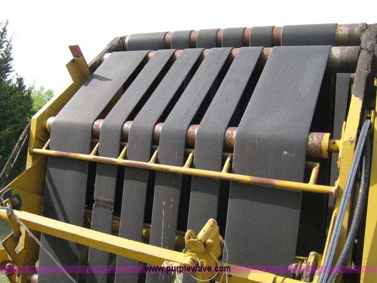 image for item 8072 Vermeer 504C round baler